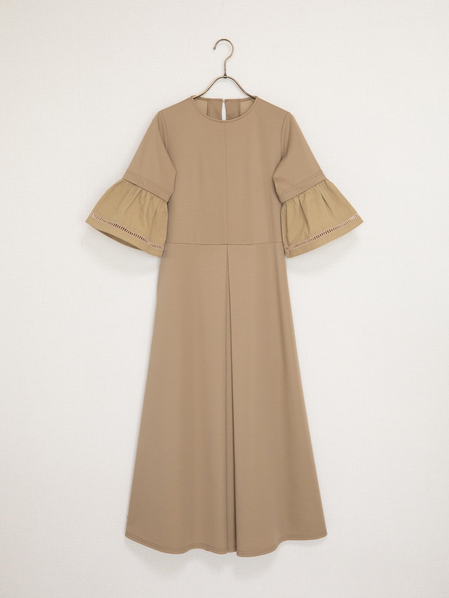 Hashigo Lace Sleeve Dress