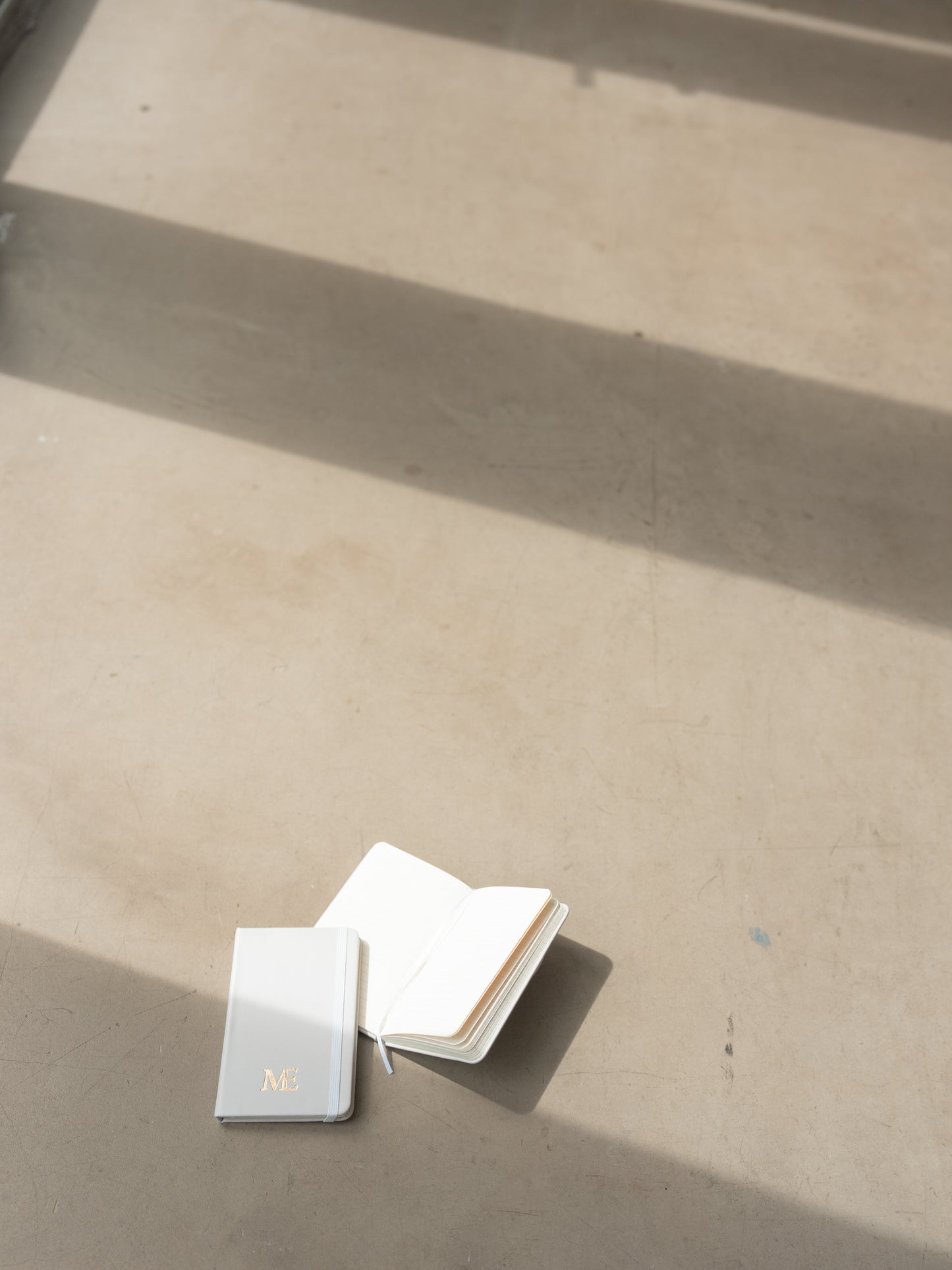 <ノベルティ用※購入不可>25AW Novelty|MEロゴ入りエコレザーノート