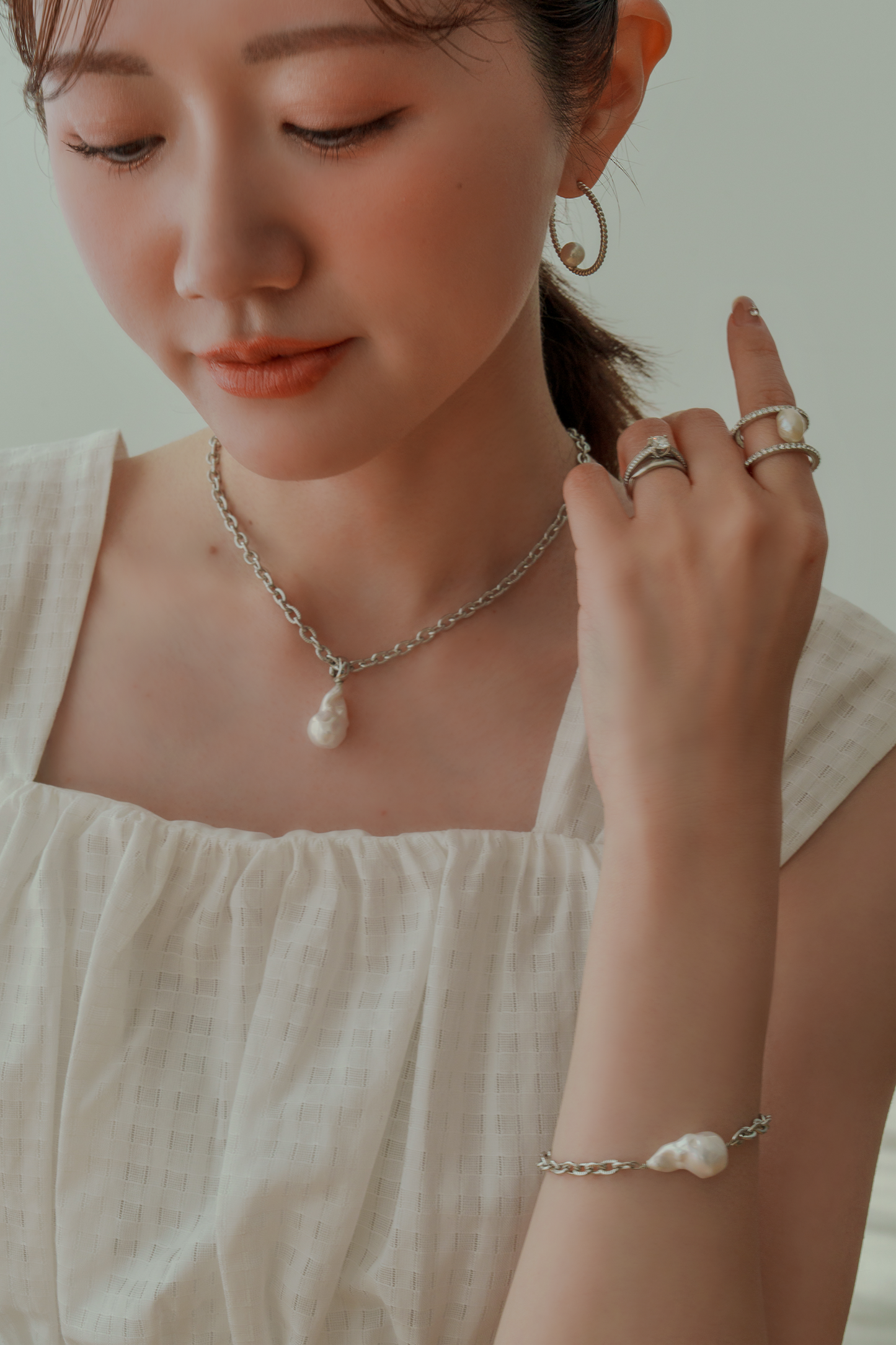 チェーン×バロックパールネックレス