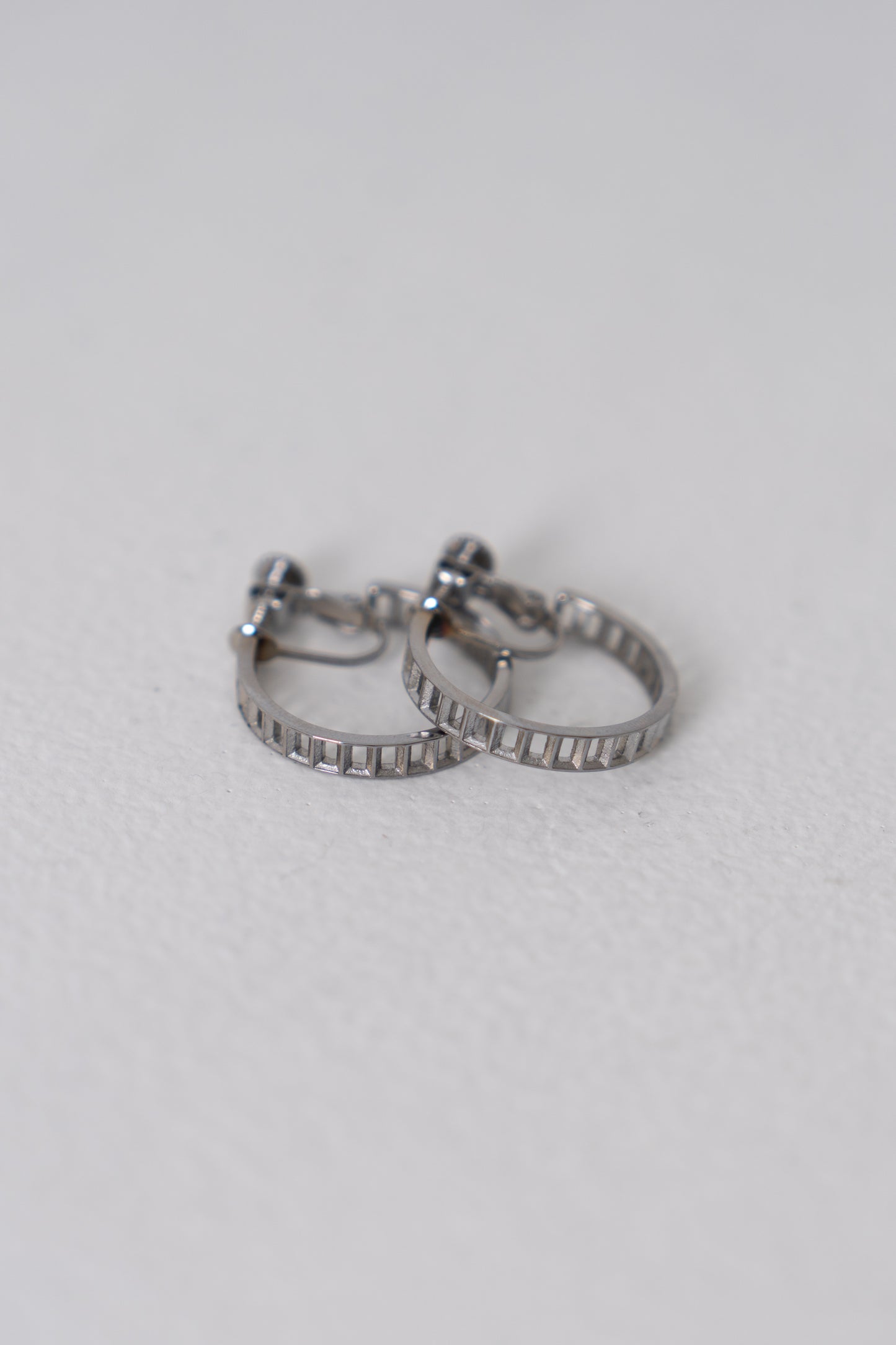 エシェルフープピアス / イヤリング