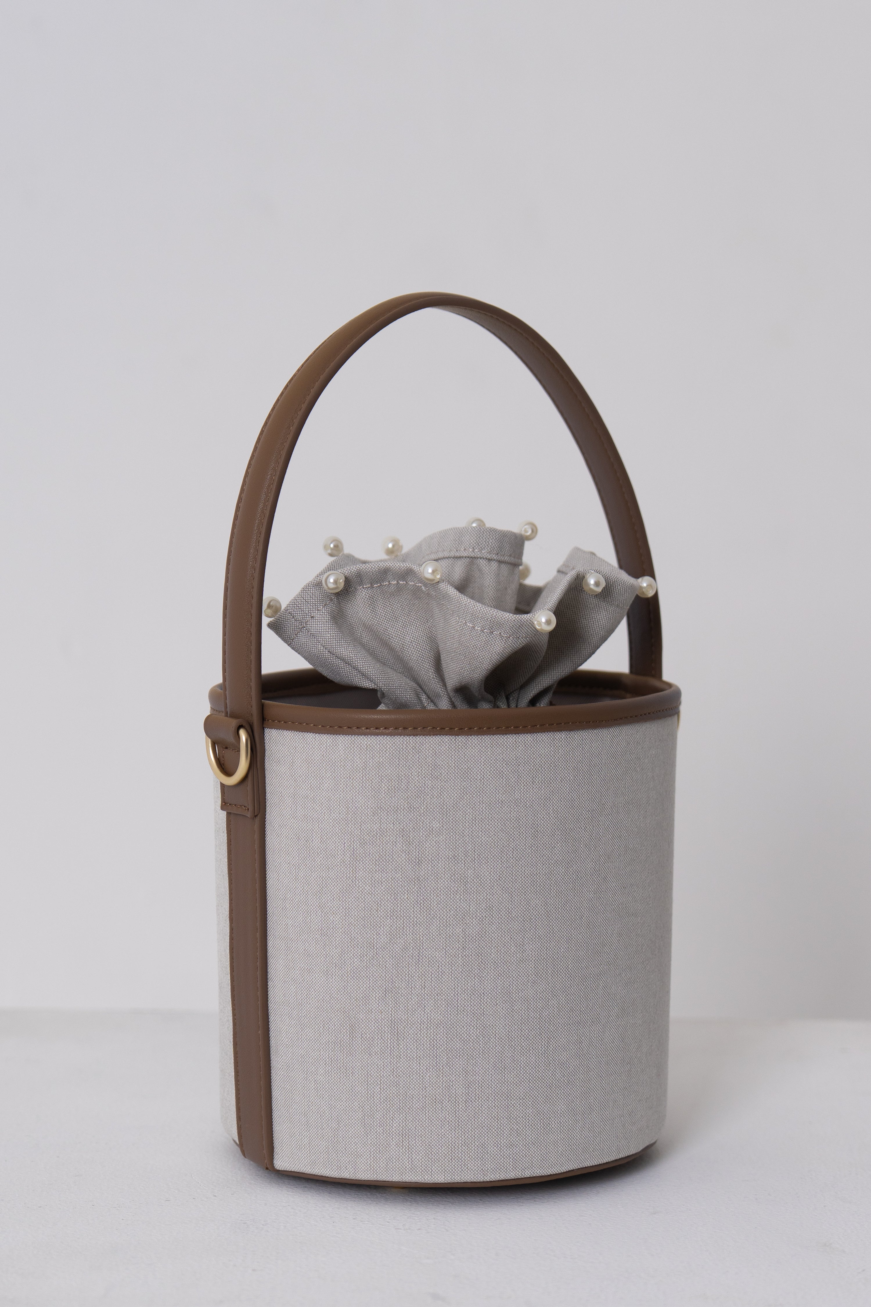 デイリーリュクスバケットバッグ【リサイクルナイロン】 – Maison Echelle