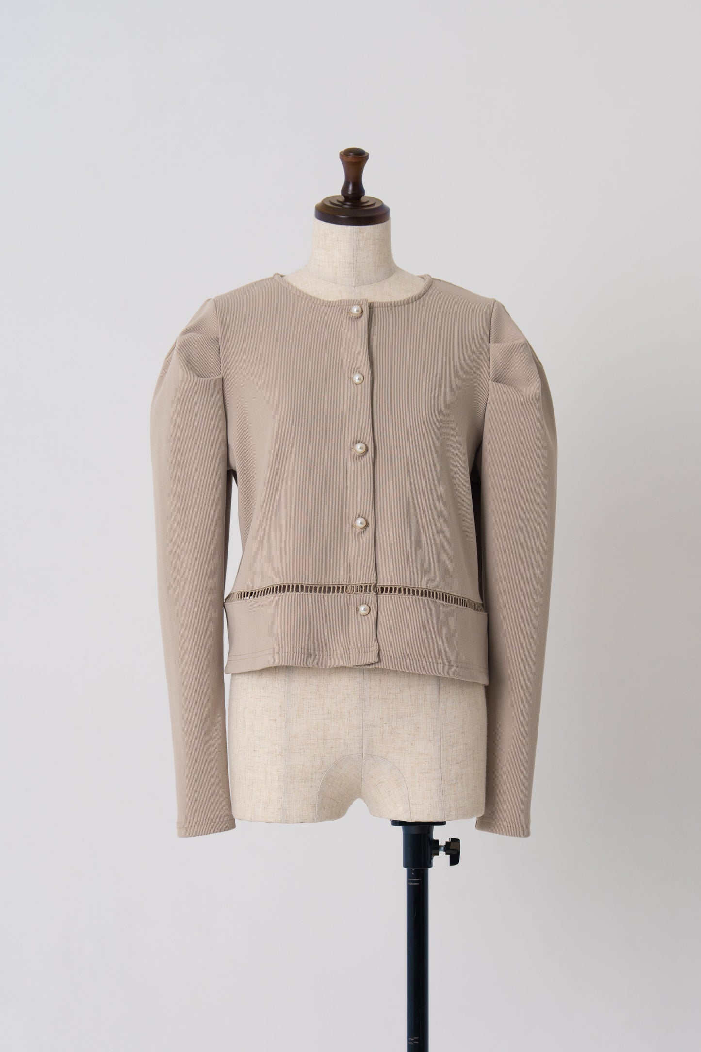 パールボタンリブカーディガン 【リサイクルポリエステル】