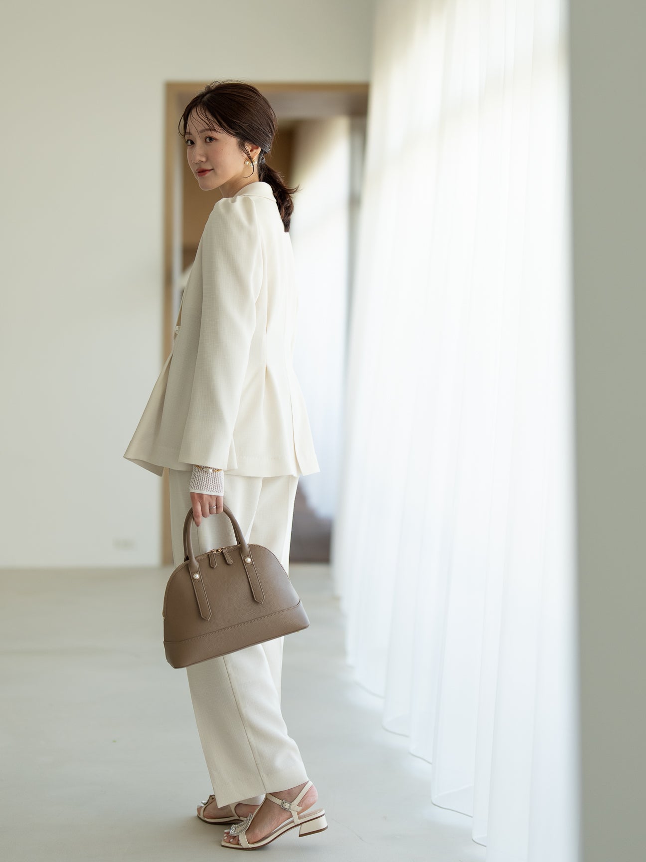 ストレッチリネンライクセミワイドパンツ【リサイクルポリエステル】