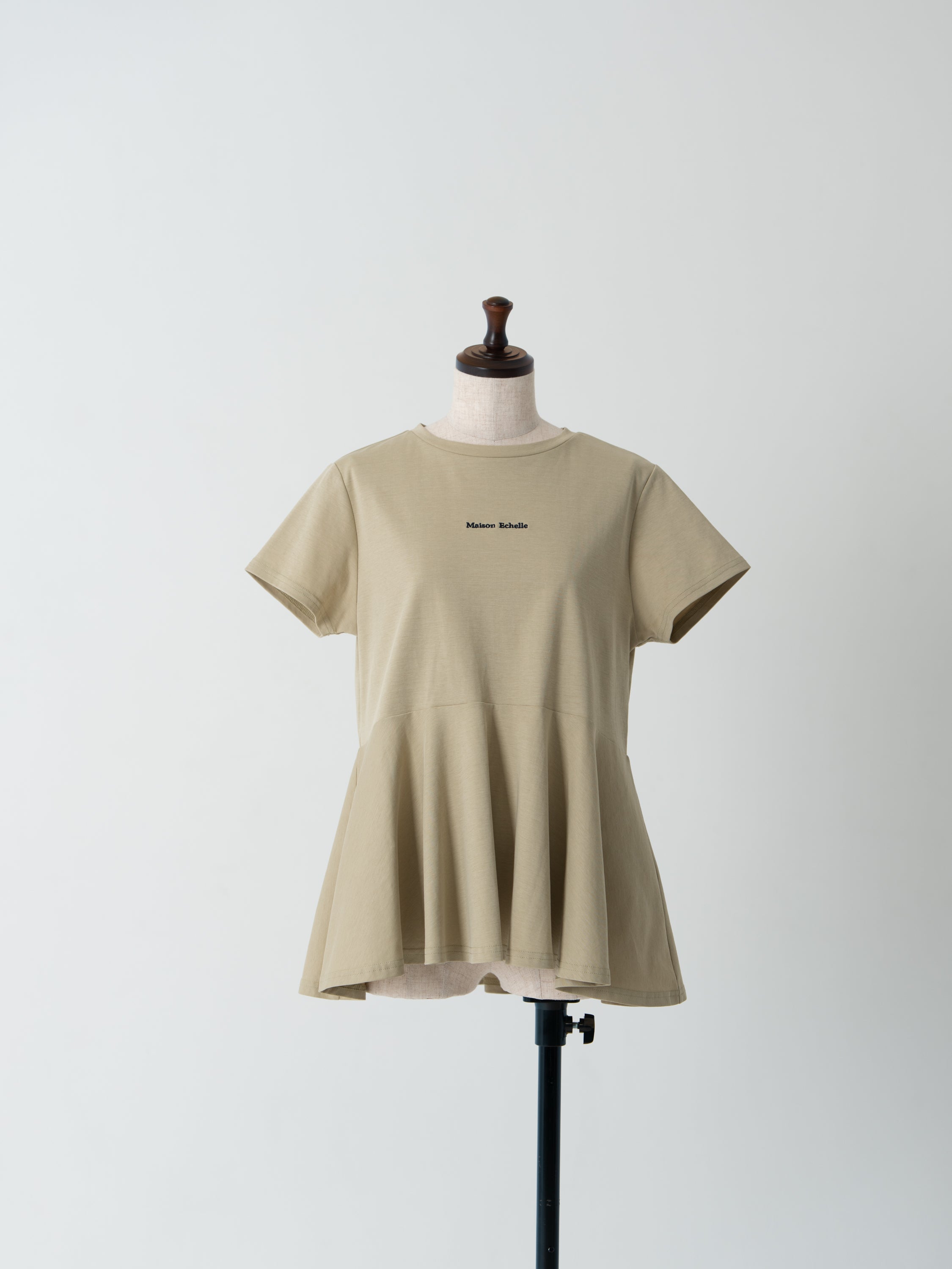 MEロゴペプラムT Lサイズ　メゾンエシェル MEロゴペプラムT – Maison Echelle
