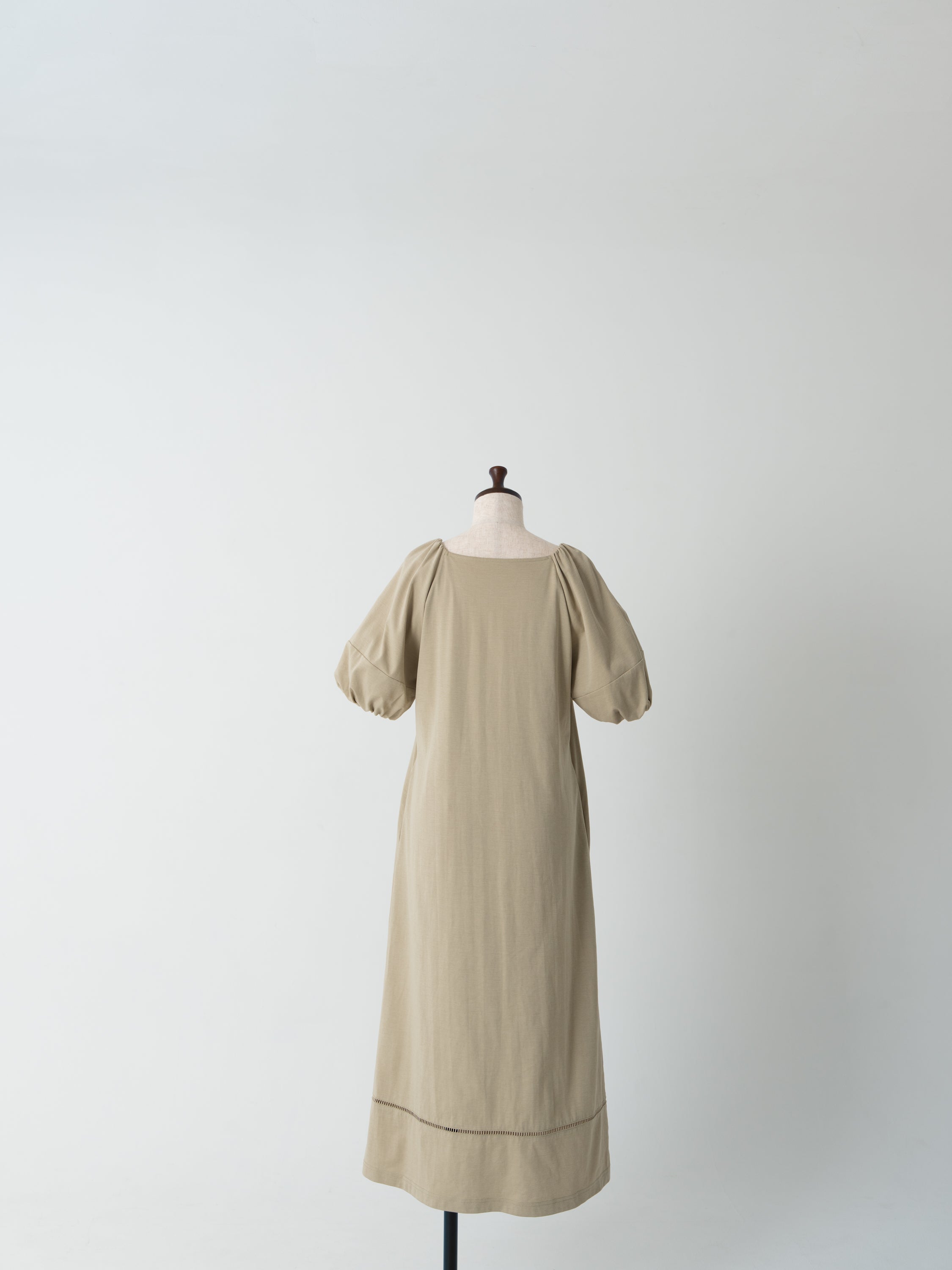 【メゾンエシェル】ランタンスリーブカットソーワンピース ランタンスリーブカットソーワンピース – Maison Echelle