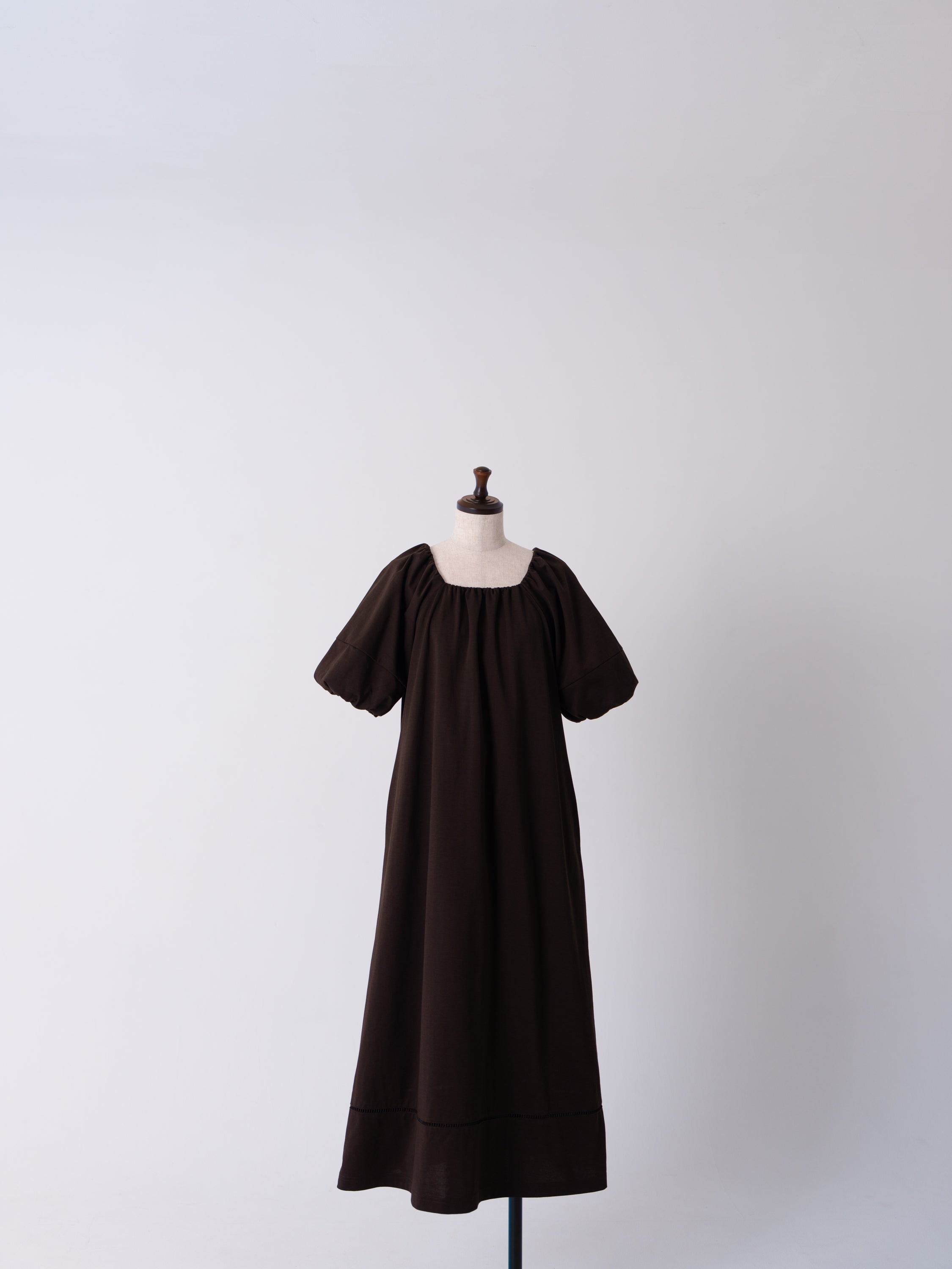【メゾンエシェル】ランタンスリーブカットソーワンピース ランタンスリーブカットソーワンピース – Maison Echelle