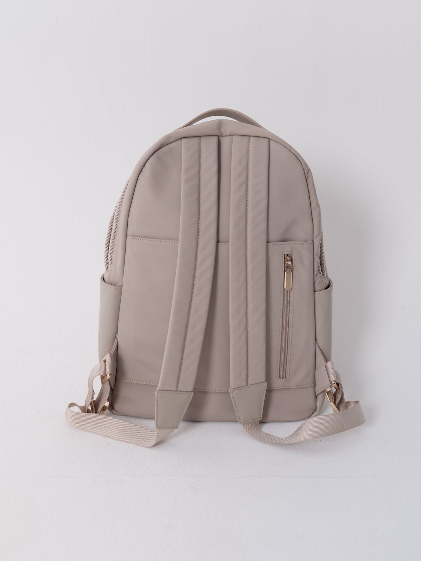 メゾンエシェル ツイストコードバックパック【リサイクルポリエステル】　ベージュ ツイストコードバックパック【リサイクルポリエステル