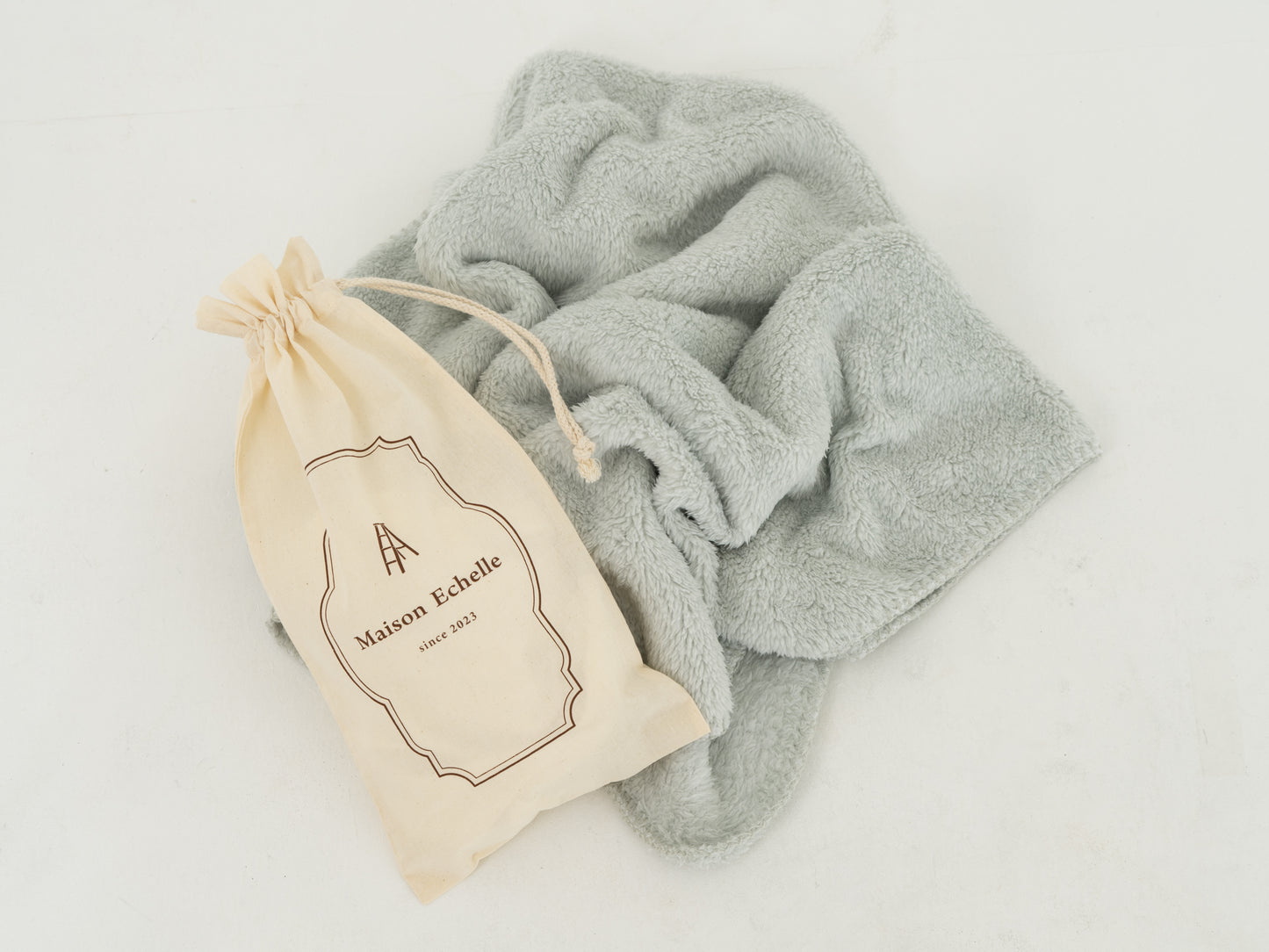 ＜ノベルティ用※購入不可＞26 Winter Collection  Novelty｜巾着付きブランケット